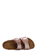 Birkenstock Kadın Bakır Deri Arizona BB Metallic Tokalı Terlik | Derimod Birkenstock Kadın Bakır Deri Arizona BB Metallic Tokalı Terlik | Derimod