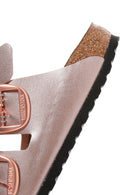 Birkenstock Kadın Bakır Deri Arizona BB Metallic Tokalı Terlik | Derimod Birkenstock Kadın Bakır Deri Arizona BB Metallic Tokalı Terlik | Derimod