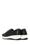 Kadın Siyah Bağcıklı Kalın Tabanlı Deri Sneaker | Derimod Kadın Siyah Bağcıklı Kalın Tabanlı Deri Sneaker | Derimod