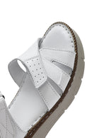 Kadın Beyaz Bilekten Bantlı Kalın Tabanlı Deri Comfort Sandalet | Derimod Kadın Beyaz Bilekten Bantlı Kalın Tabanlı Deri Comfort Sandalet | Derimod
