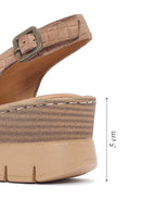 Kadın Pudra Bilekten Tokalı Dolgu Topuklu Süet Deri Comfort Sandalet | Derimod Kadın Pudra Bilekten Tokalı Dolgu Topuklu Süet Deri Comfort Sandalet | Derimod