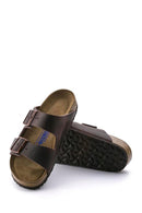Birkenstock Erkek Vizon Nubuk Deri Çift Tokalı Düz Arizona Terlik | Derimod Birkenstock Erkek Vizon Nubuk Deri Çift Tokalı Düz Arizona Terlik | Derimod