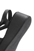 Kadın Siyah Kalın Tabanlı Deri Comfort Sandalet | Derimod Kadın Siyah Kalın Tabanlı Deri Comfort Sandalet | Derimod