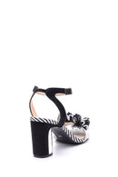 Kadın Süet Metal Topuk Detaylı Ayakkabı | Derimod Kadın Süet Metal Topuk Detaylı Ayakkabı | Derimod