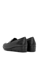 Kadın Siyah Dolgu Topuklu Deri Comfort Loafer | Derimod Kadın Siyah Dolgu Topuklu Deri Comfort Loafer | Derimod