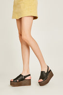 Kadın Dolgu Topuklu Sandalet | Derimod Kadın Dolgu Topuklu Sandalet | Derimod