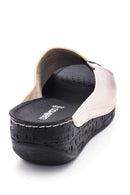 Kadın Dolgu Topuklu Terlik | Derimod Kadın Dolgu Topuklu Terlik | Derimod