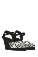 Kastamonu Stone Print Women's Black Patterned Wedge Heeled Espadrille Sandals | Derimod Kastamonu Stone Print Women's Black Patterned Wedge Heeled Espadrille Sandals | Derimod