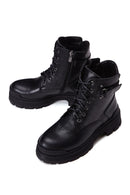 Kadın Siyah Bağcıklı Fermuarlı Deri Postal Bot | Derimod Kadın Siyah Bağcıklı Fermuarlı Deri Postal Bot | Derimod