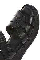 Kadın Siyah Bantlı Kalın Tabanlı Deri Comfort Sandalet | Derimod Kadın Siyah Bantlı Kalın Tabanlı Deri Comfort Sandalet | Derimod