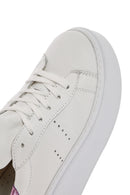 Kadın Beyaz Bağcıklı Kalın Tabanlı Deri Sneaker | Derimod Kadın Beyaz Bağcıklı Kalın Tabanlı Deri Sneaker | Derimod
