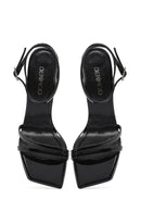 Kadın Siyah Bilekten Tokalı Taşlı İnce Topuklu Rugan Sandalet | Derimod Kadın Siyah Bilekten Tokalı Taşlı İnce Topuklu Rugan Sandalet | Derimod