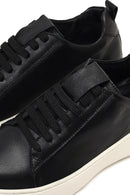 Kadın Siyah Bağcıklı Kalın Tabanlı Deri Sneaker | Derimod Kadın Siyah Bağcıklı Kalın Tabanlı Deri Sneaker | Derimod