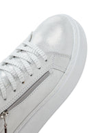 Kadın Gümüş Kalın Tabanlı Yandan Fermuarlı Deri Sneaker | Derimod Kadın Gümüş Kalın Tabanlı Yandan Fermuarlı Deri Sneaker | Derimod