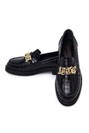 Kadın Siyah Kroko Desenli Zincir Detaylı Deri Maskülen Loafer | Derimod Kadın Siyah Kroko Desenli Zincir Detaylı Deri Maskülen Loafer | Derimod