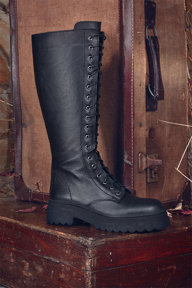 Women's Black Leather Casual Flat Boots 22WFD184218 | Derimod