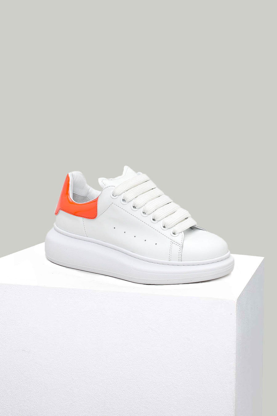 White-Pomegranate Flower Women's Leather Sneaker 18SFD247614 | Derimod