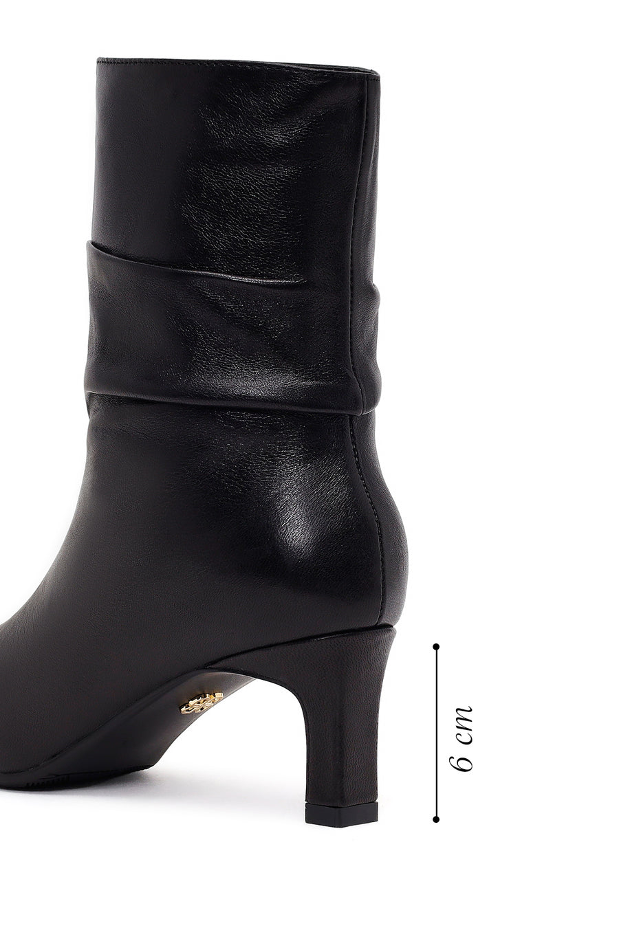 Woman Black Short Heeled Leather Boots