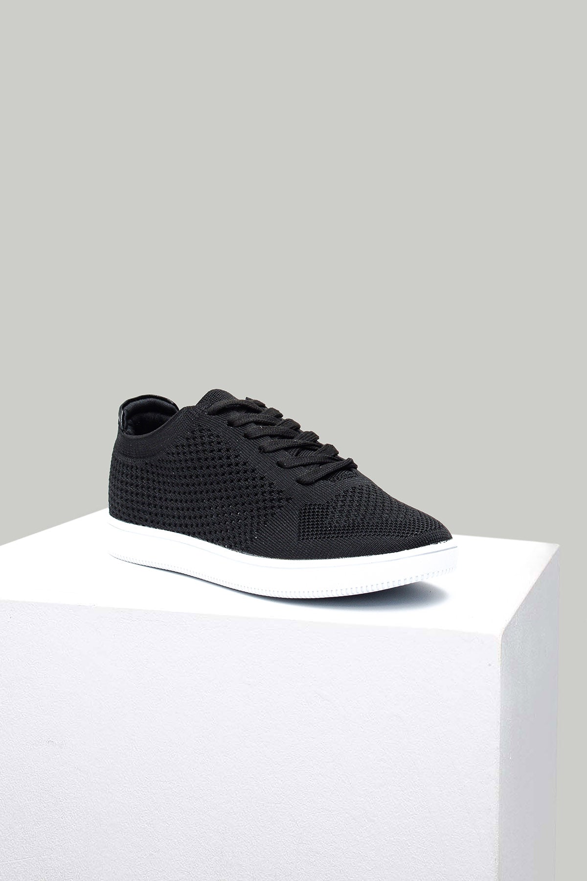 Black Fabric Women's Sneaker 18SFD10766F | Derimod