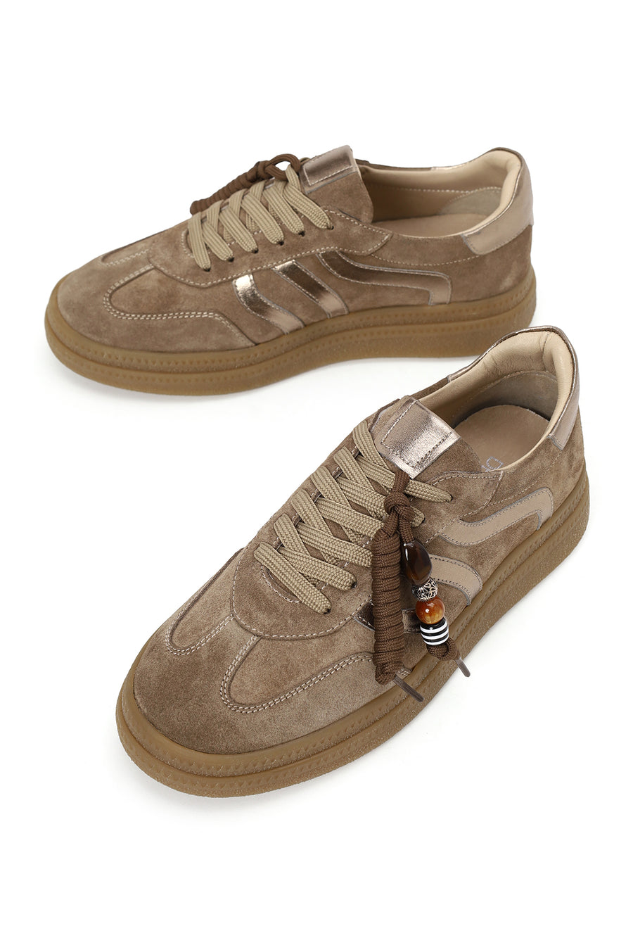 Kadın Bej Bağcıklı Charmlı Süet Deri Sneaker