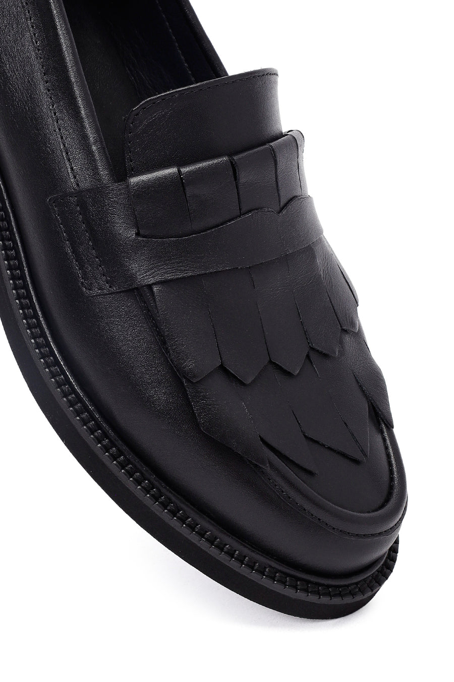 Woman Black Tassel Leather Masculine Loafer