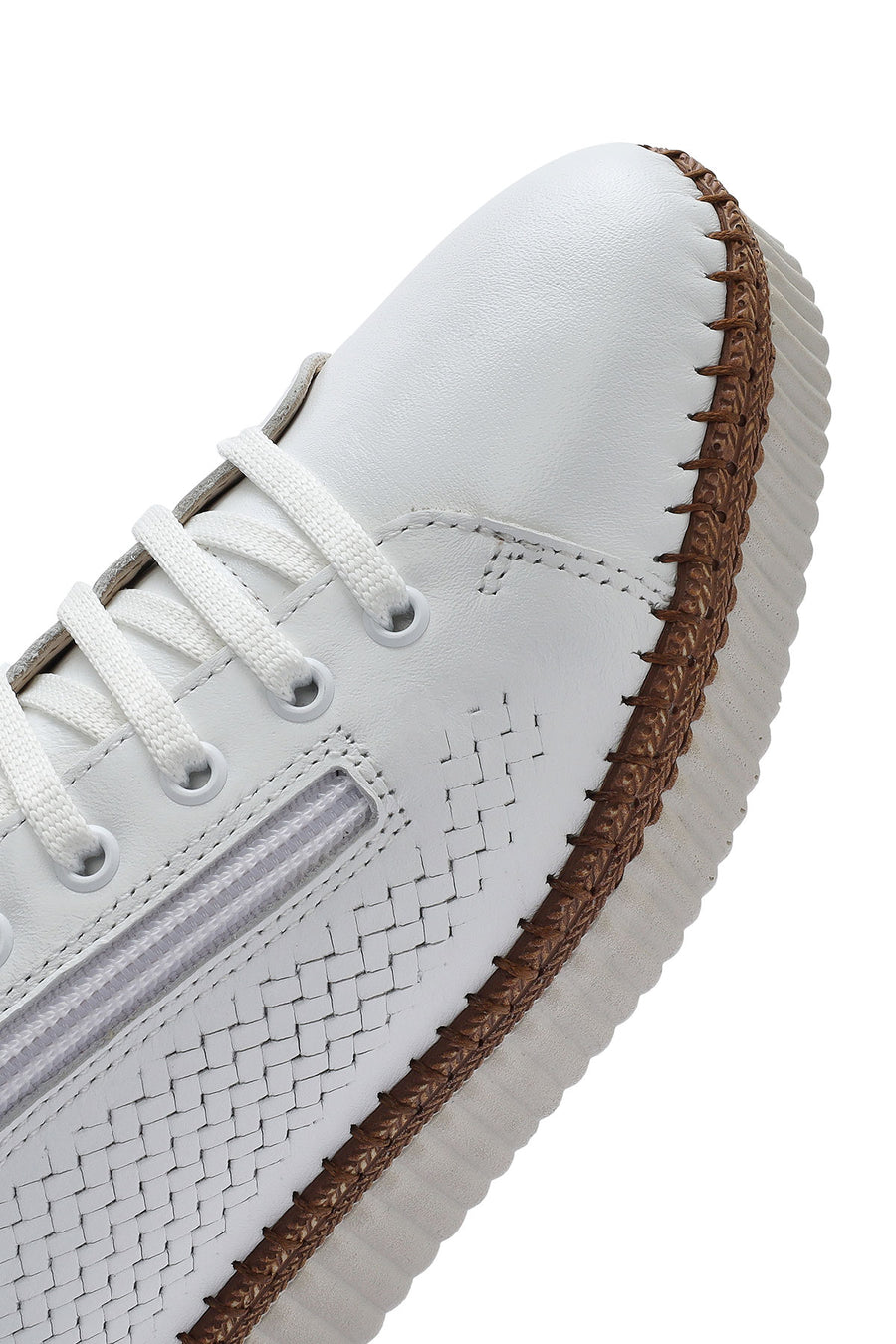Kadın Beyaz Bağcıklı Kalın Tabanlı Deri Sneaker
