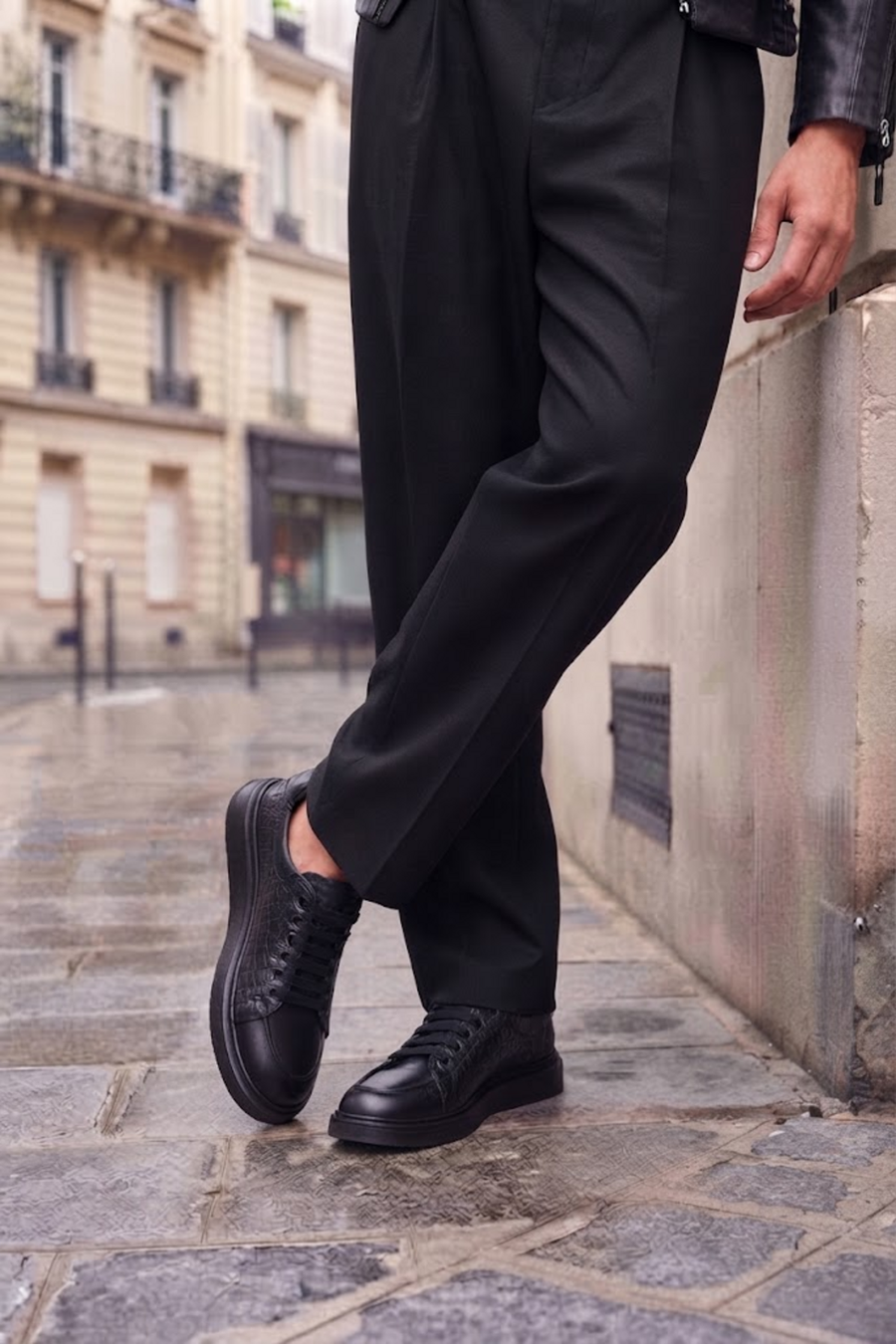 Male Black Lace-up Thick-soled Croc-patterned Leather Sneaker