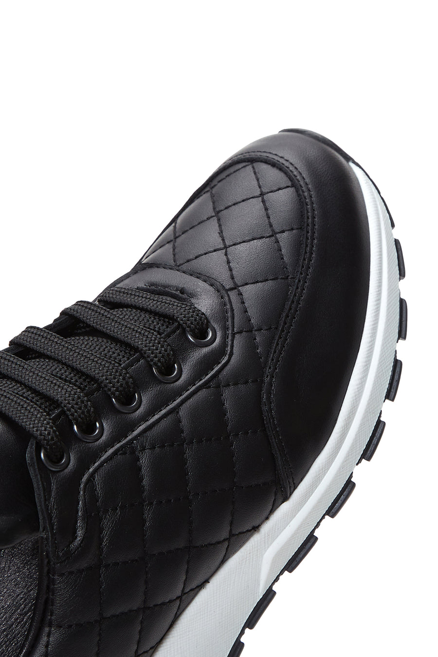 Kadın Siyah Bağcıklı Kapitone Desenli Deri Sneaker