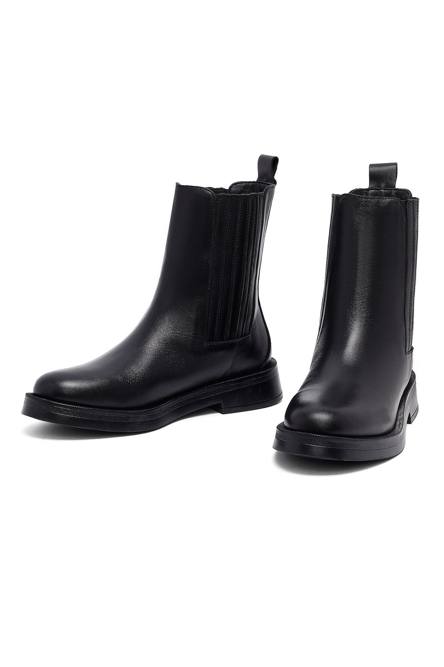 Woman Black Leather Chelsea Boots