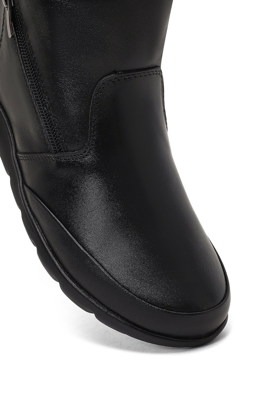 Woman Black Zip Closure Leather Comfort Boots