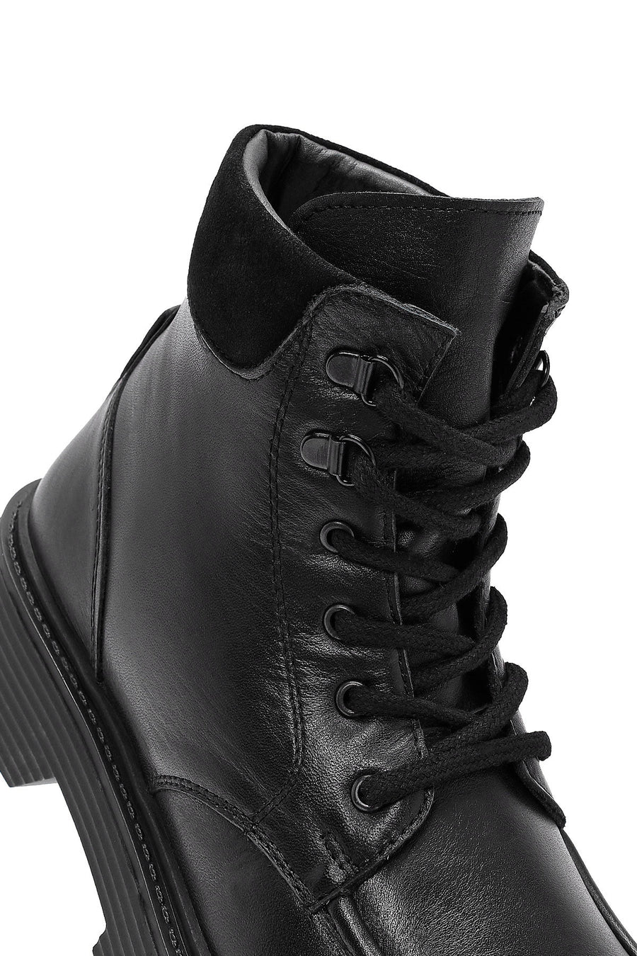 
Men's Black Lace-up Leather Boot
