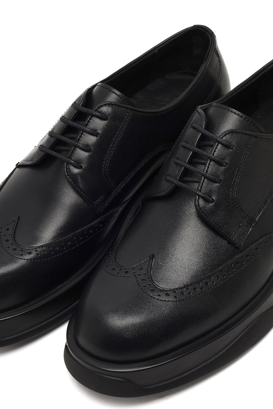 Men's Black Lace-Up Thick-Soled Leather Casual Shoe