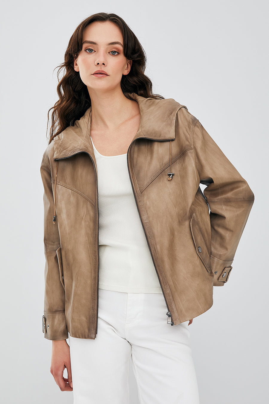 Darlen Women's Beige Oversize Hooded Leather Jacket 22WGE5039NC | Derimod