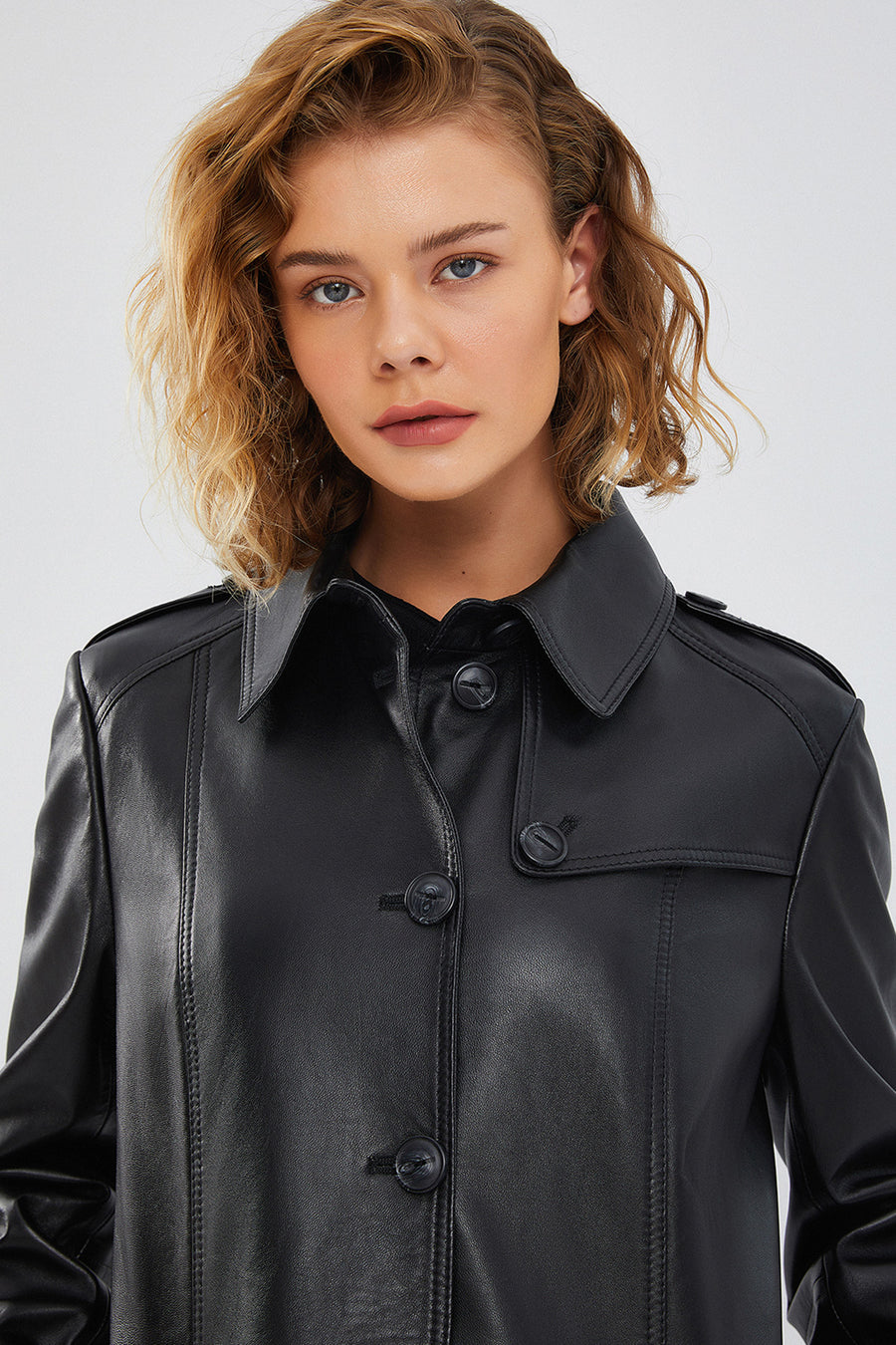 Scarlet Women's Black Leather Trench Coat
