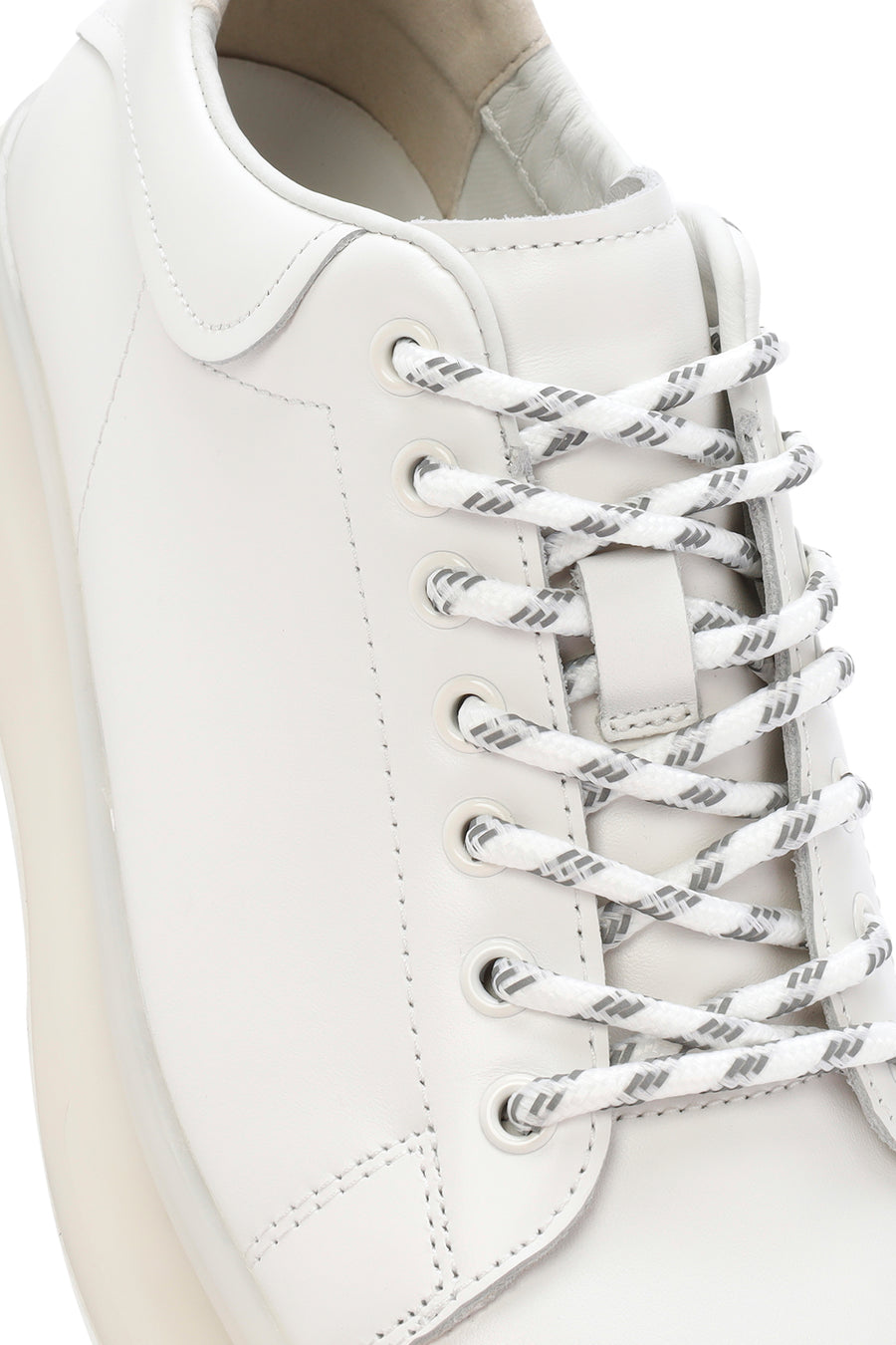 
Men's White Thick Sole Lace-Up Leather Sneaker
