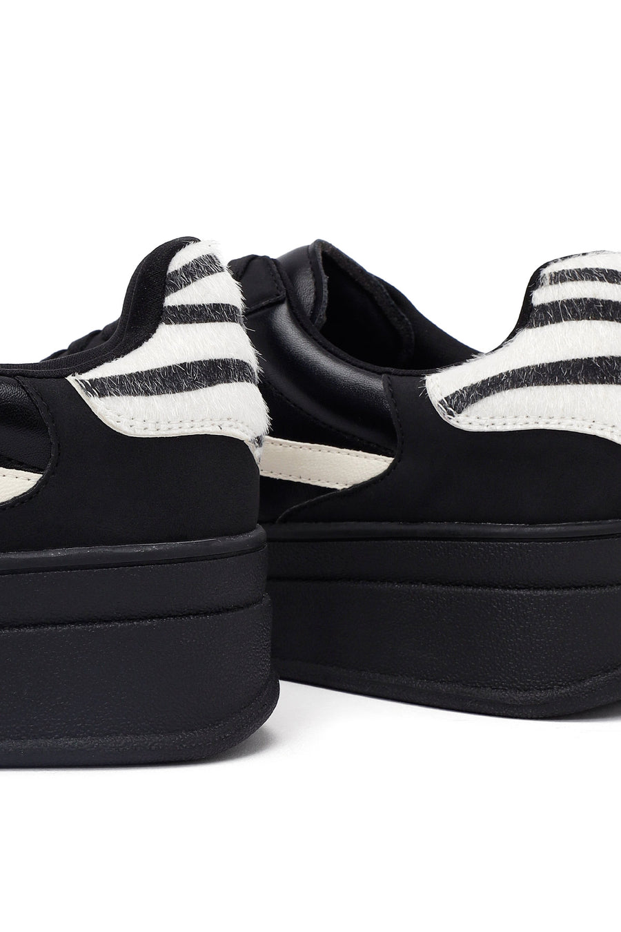 Women's Black Lace-Up Thick-Soled Sneaker
