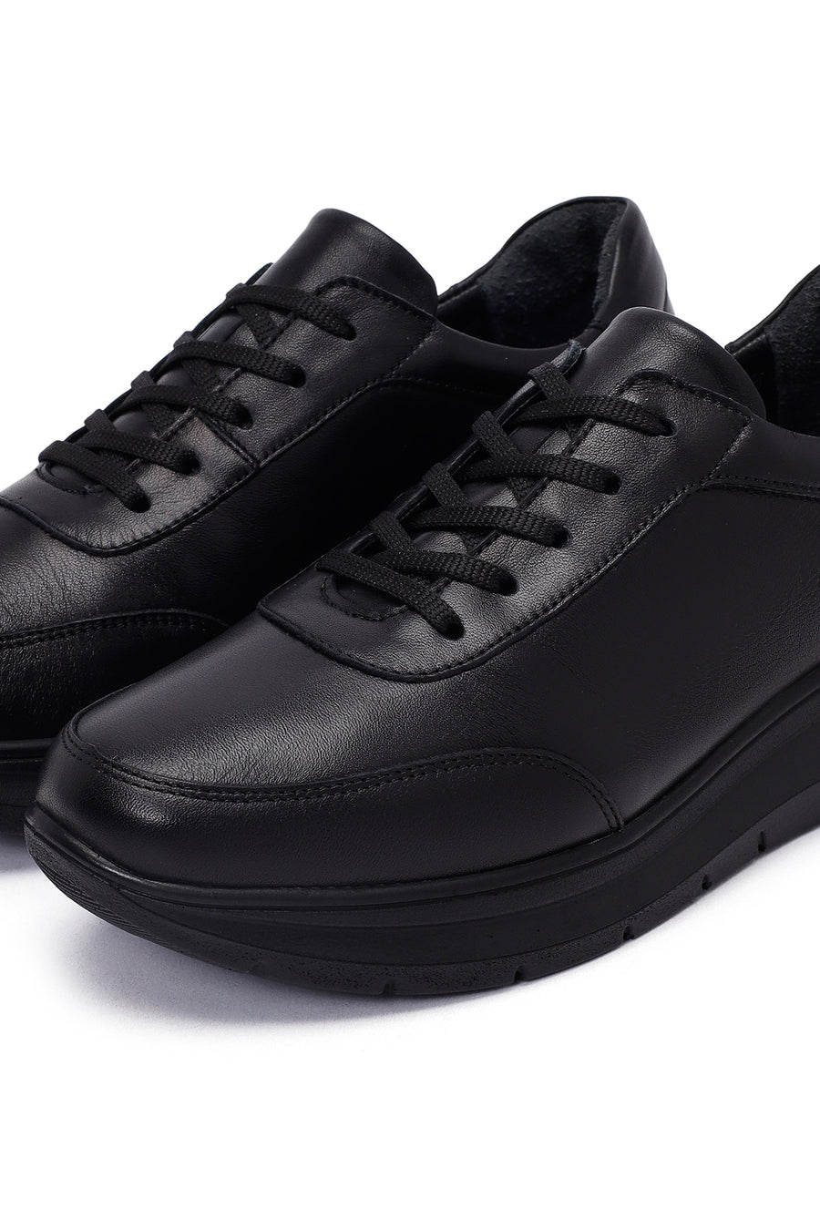Woman Black Lace-Up Thick Sole Leather Sneakers