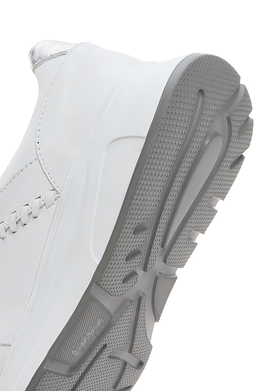 Kadın Beyaz Bağcıklı Kalın Tabanlı Deri Sneaker