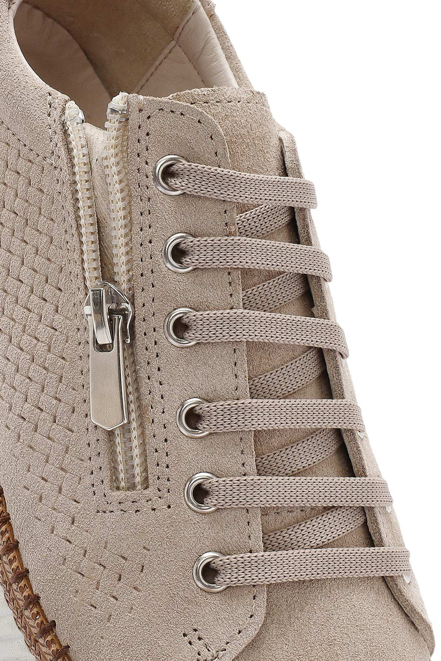 Kadın Bej Bağcıklı Kalın Tabanlı Süet Deri Sneaker