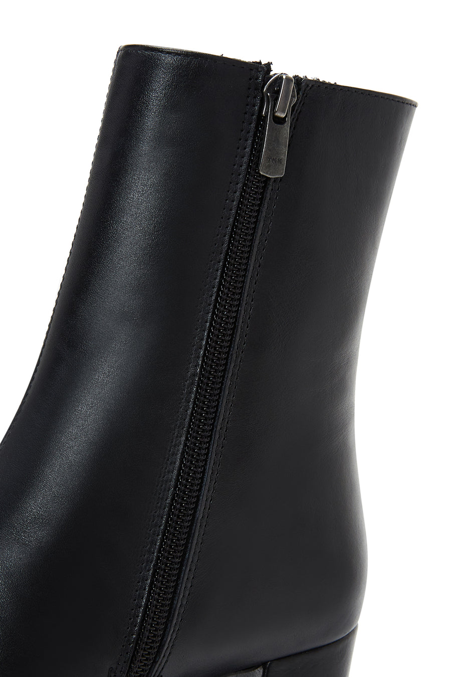 Woman Black Zippered Chunky Heels Leather Boat