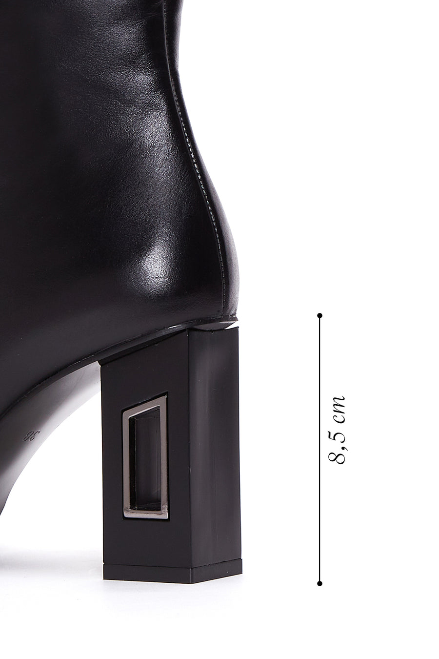 Woman Black Zippered Chunky Heels Leather Boat