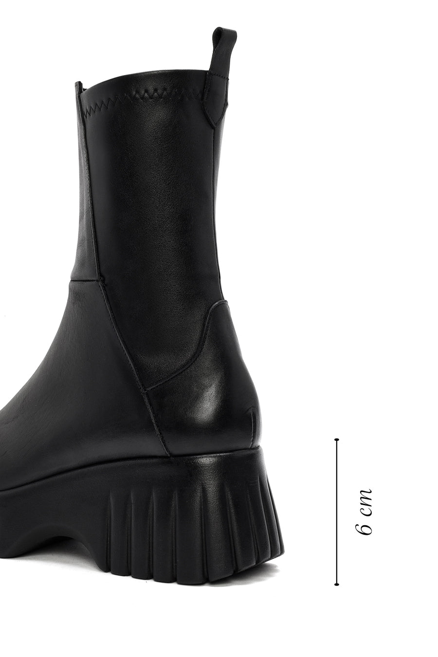 Woman Black Thick-Soled Zippered Leather Boat