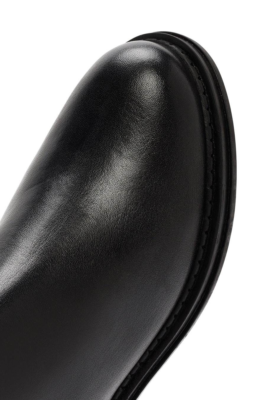 Woman Black Zippered Leather Boat