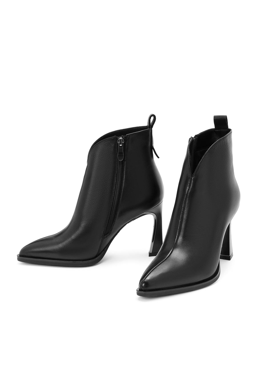 Women's Black Zippered Heeled Leather Boot