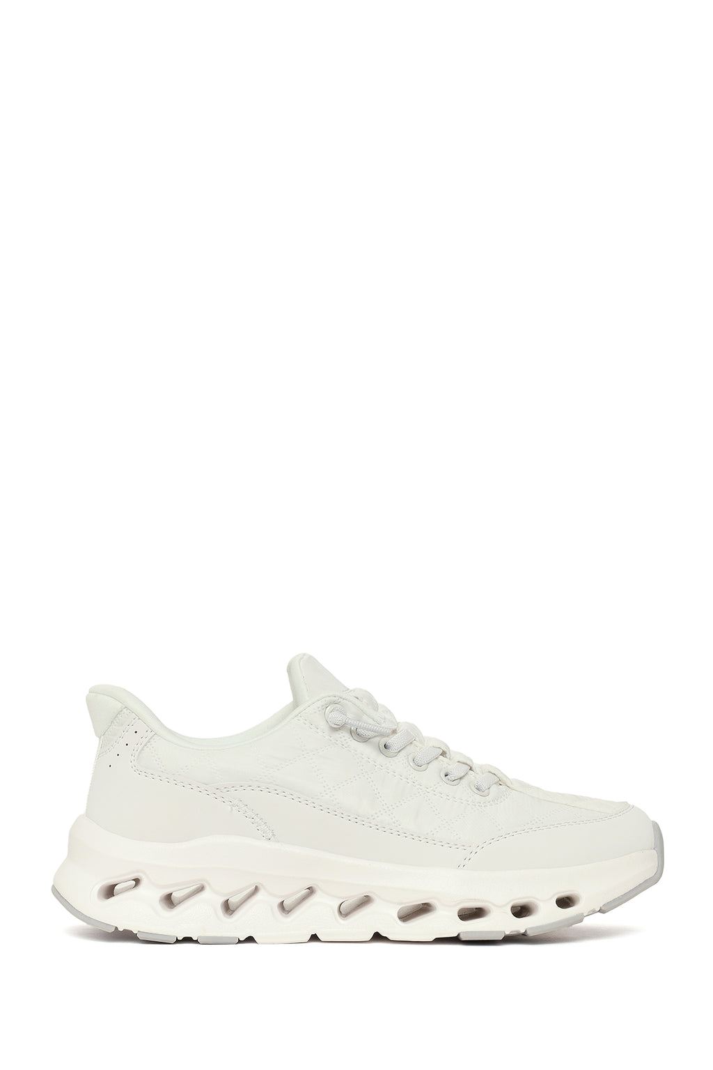 Kadın Beyaz Bağcıklı Kalın Tabanlı Sneaker