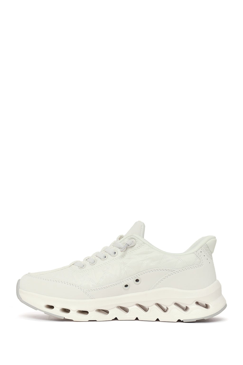 Kadın Beyaz Bağcıklı Kalın Tabanlı Sneaker