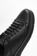Erkek Siyah Bağcıklı Deri Sneaker | Derimod
