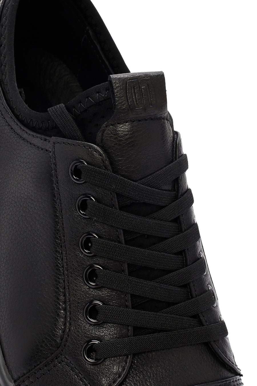 Erkek Siyah Bağcıklı Kalın Tabanlı Deri Sneaker