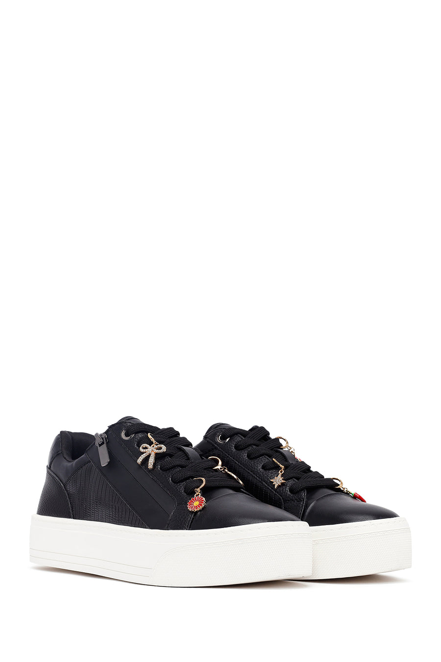 Woman Black Lace-Up Chunky Sneaker