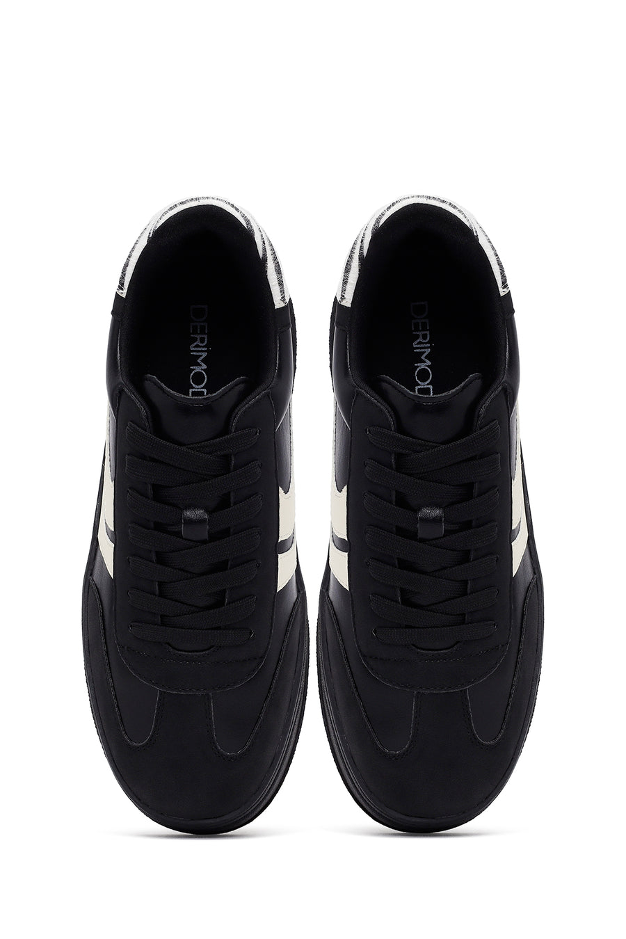 Woman Black Lace-Up Chunky Sneaker